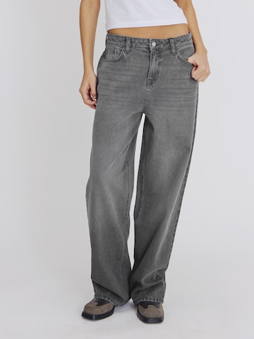 Noisy may Baggy Jeans 'NMALEXA' in Grijs: voorkant