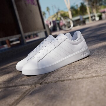 ADIDAS SPORTSWEAR Sneakersy niskie 'GRAND COURT 3.0' w kolorze biały
