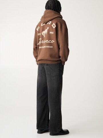 Pull&Bear Суичър в кафяво
