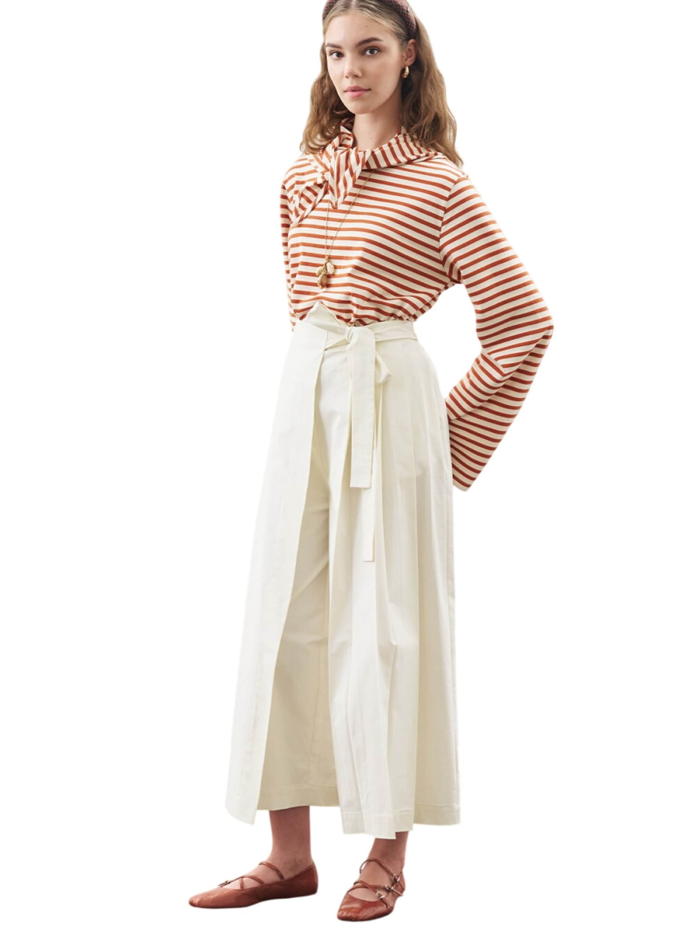 MANUKA Regular Trousers in Beige