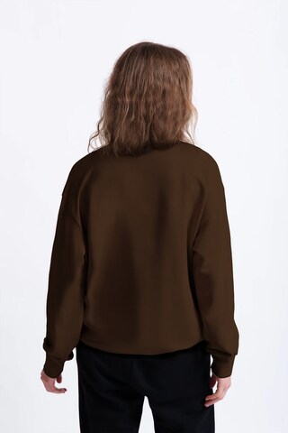 UNIQVIBE Sweatshirt in Brown