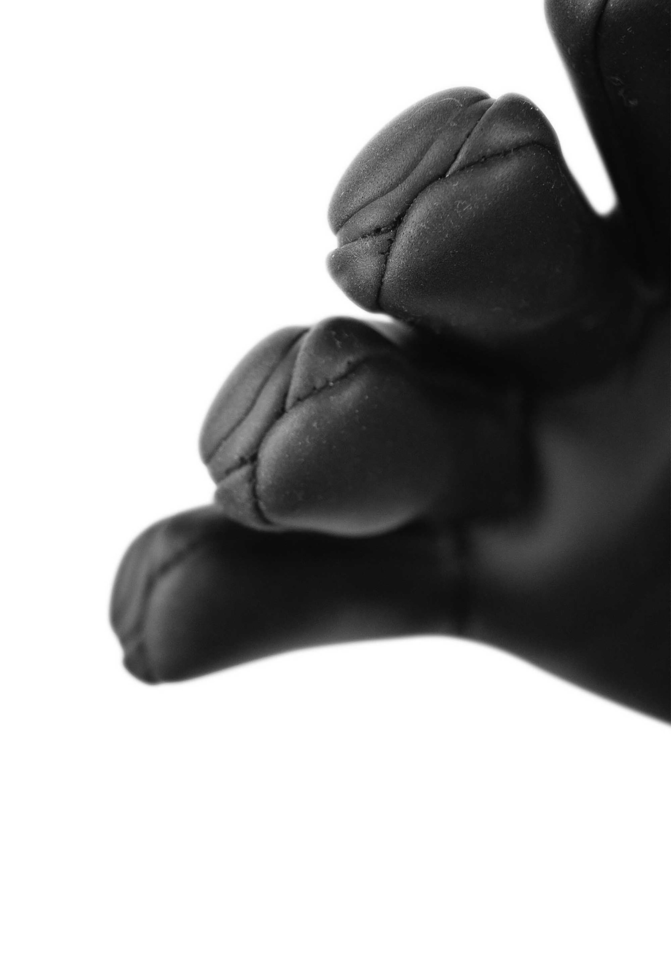 REUSCH Sporthandschuhe 'Attrakt Gold NC' in Schwarz