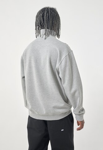 Cleptomanicx Sweatshirt 'Boxy Crewneck Eurostile' in Grau