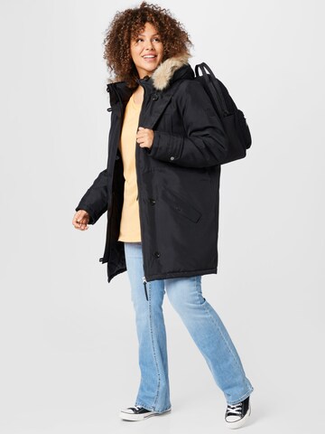 Parka de iarnă de la Vero Moda Curve pe negru