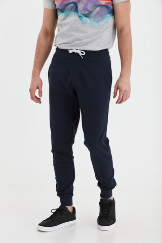 !Solid Regular Sweatpants 'TAMBERT' in Blau: predná strana