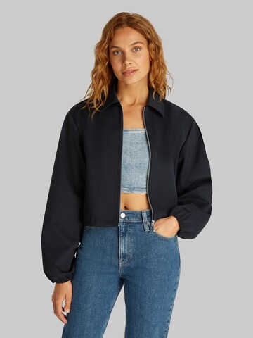 Calvin Klein Jeans Демисезонная куртка в Черный: спереди