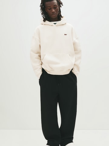 Sweat-shirt 'STWD' Pull&Bear en blanc : devant