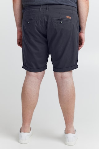 !Solid Regular Chinoshorts in Blau