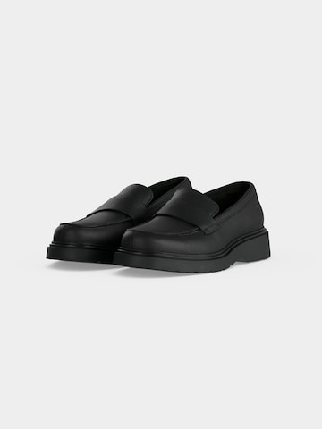 Chaussure basse 'COMBAT ESS' Calvin Klein en noir