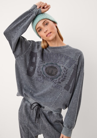 QS Sweatshirt in Grau: predná strana