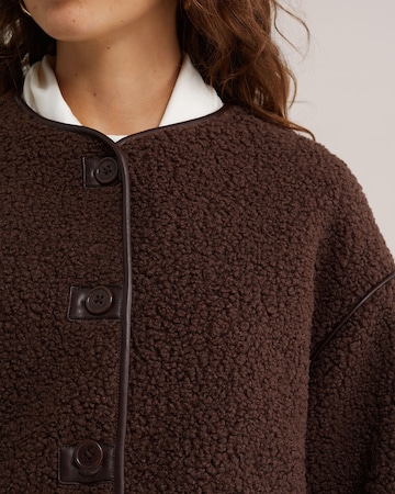 Jachetă  fleece de la WE Fashion pe maro