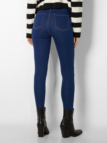 Bershka Skinny Jeans in Blau