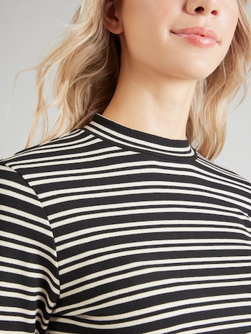 MORE & MORE Tričko – černá