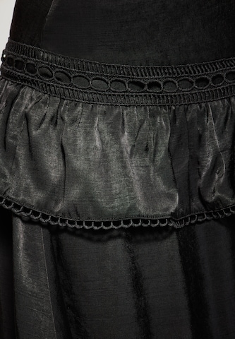 IZIA Skirt in Black