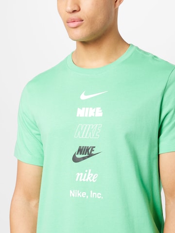 Nike Sportswear - Camisa em verde