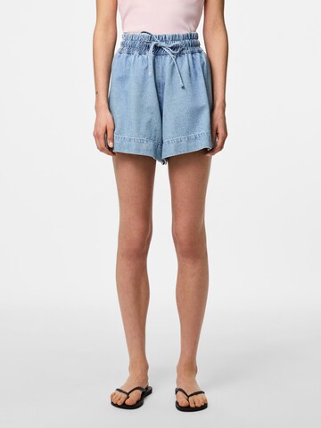 Loosefit Jean 'PCFlora' PIECES en bleu : devant