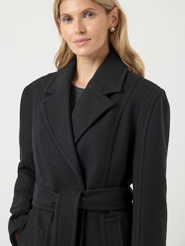 YAS Between-seasons coat 'YASKALI' in Black