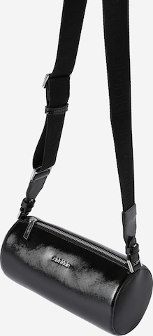 Calvin Klein Õlakott, värv must: eest vaates