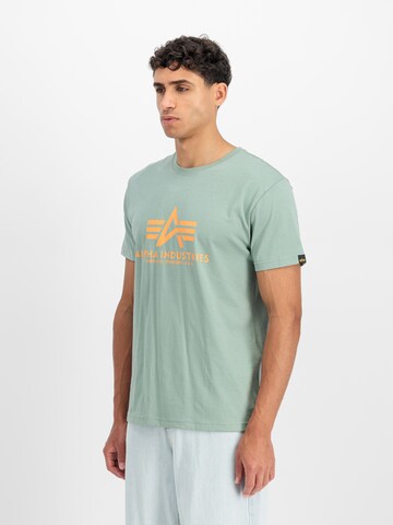 Maglietta di ALPHA INDUSTRIES in verde: frontale