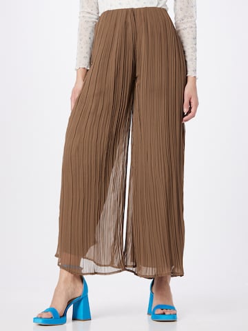 River Island Trousers in Brown: front