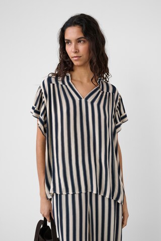 SOAKED IN LUXURY - Blusa en azul: frente
