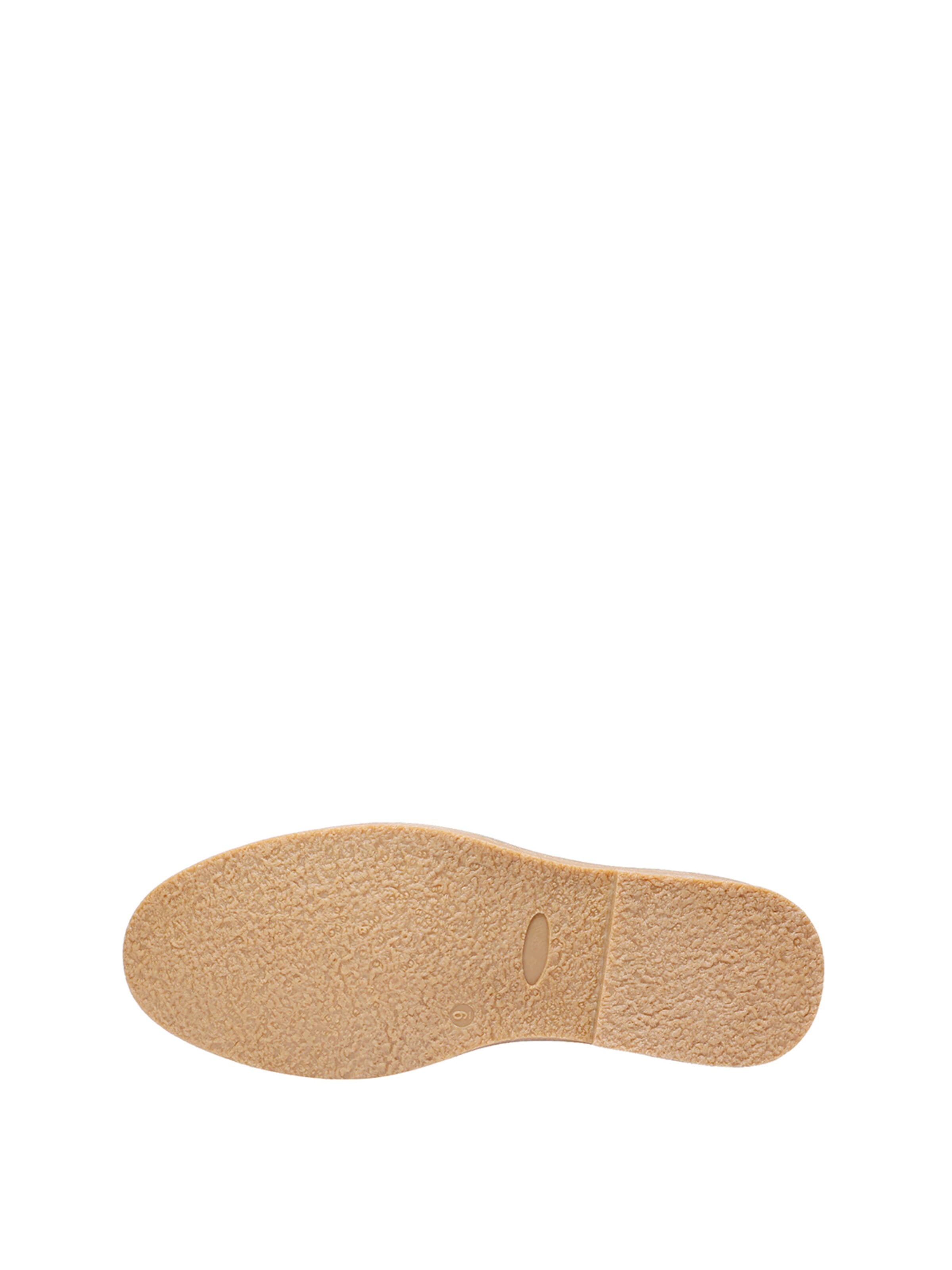 Bruno Marc Chukka boots in Brown