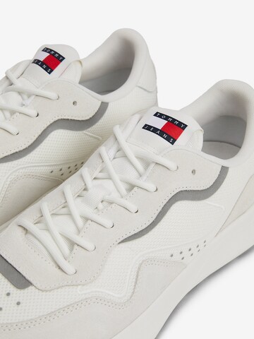 Sneaker bassa di Tommy Jeans in bianco