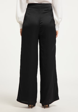 Wide leg Pantaloni di usha BLACK LABEL in nero