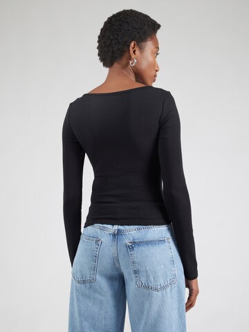 Gina Tricot T-shirt i svart