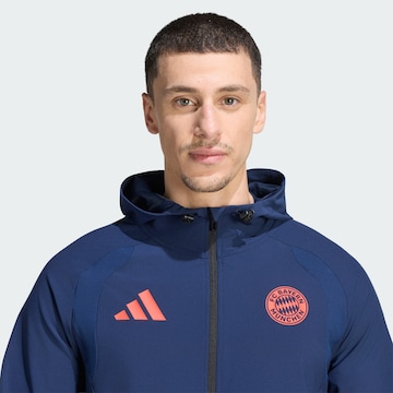 ADIDAS PERFORMANCE - Chaqueta deportiva 'FC Bayern München Tiro' en azul