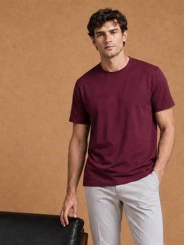 KING Essentials Shirt 'The Shawn'‌‌‌‌‌‌‌‌‌‌ in Rot