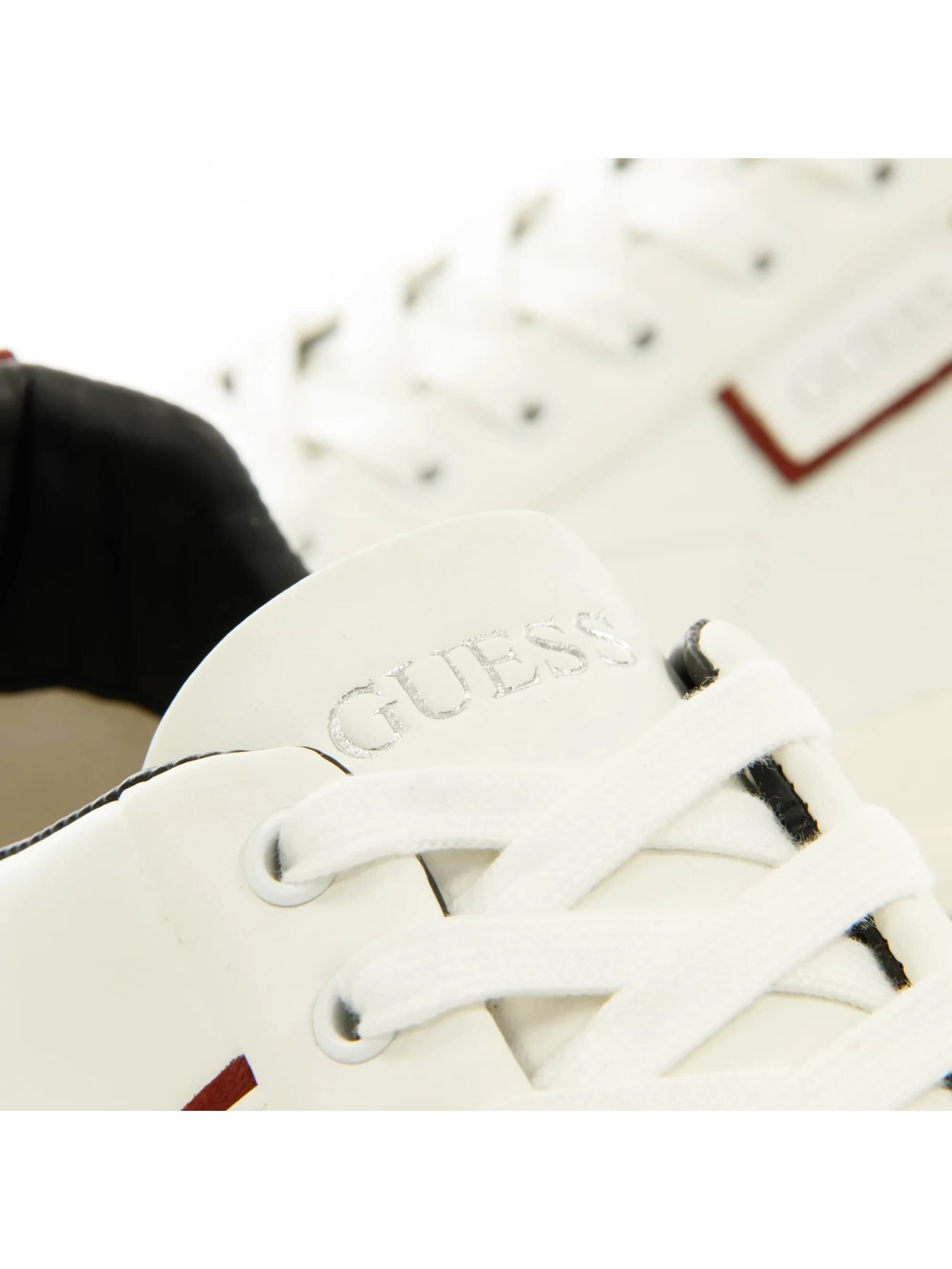 GUESS - Zapatos con cordón 'Lucca' en blanco