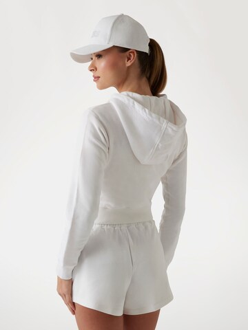 GUESS Sweatjacke in Weiß
