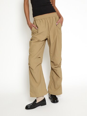 Regular Pantalon 'Isla' DESIRES en beige : devant