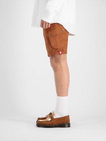 ALPHA INDUSTRIES Regular Gargohousut 'Combat' värissä ruskea