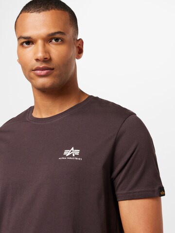 ALPHA INDUSTRIES Regular Fit T-Shirt in Braun