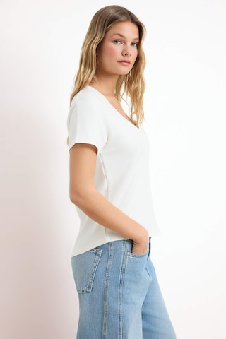 T-shirt Trendyol en beige : devant