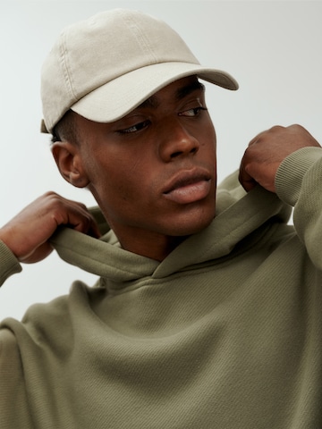 DAN FOX APPAREL Sweatshirt 'Essential Patrick' in Groen