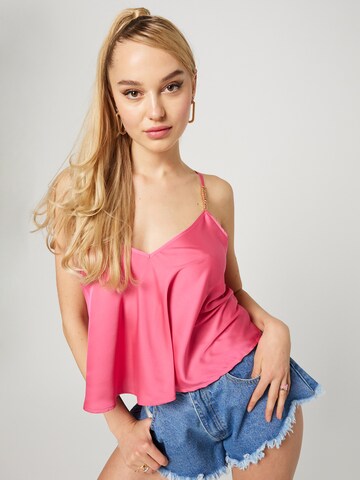 Hoermanseder x About You Top 'Isa' in Pink: front