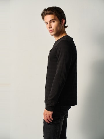 KOROSHI Bluser & t-shirts i sort
