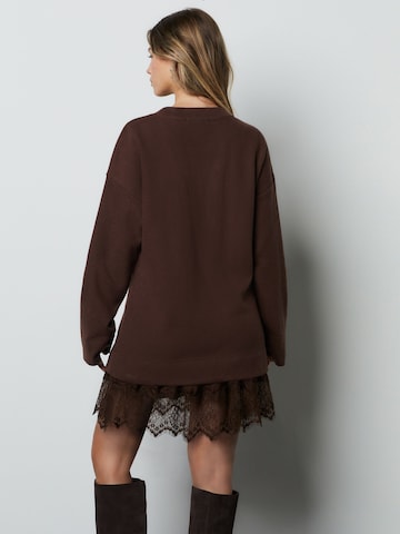 Next Strickkleid in Braun