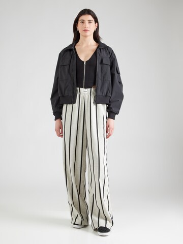 Loosefit Pantaloni di Karo Kauer in grigio