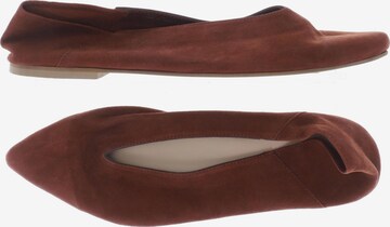 Reserved Flats & Loafers in 36 in Brown: front