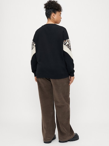 juoda ONLY Carmakoma Megztinis be užsegimo 'CARLEOBLOCK'