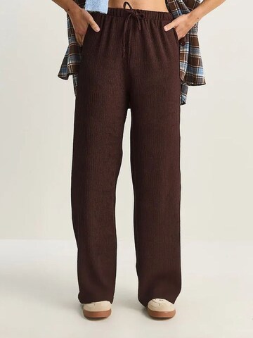 Pantaloni di Bianco Lucci in marrone: frontale
