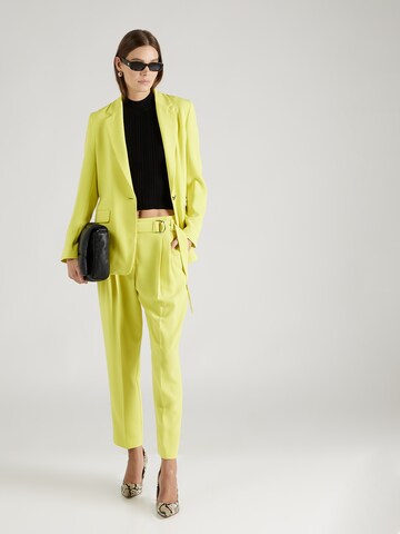 BOSS - regular Pantalón plisado 'Tapiah' en amarillo