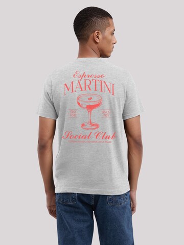 F4NT4STIC Shirt 'Espresso Martini Social Club' in Grijs: voorkant