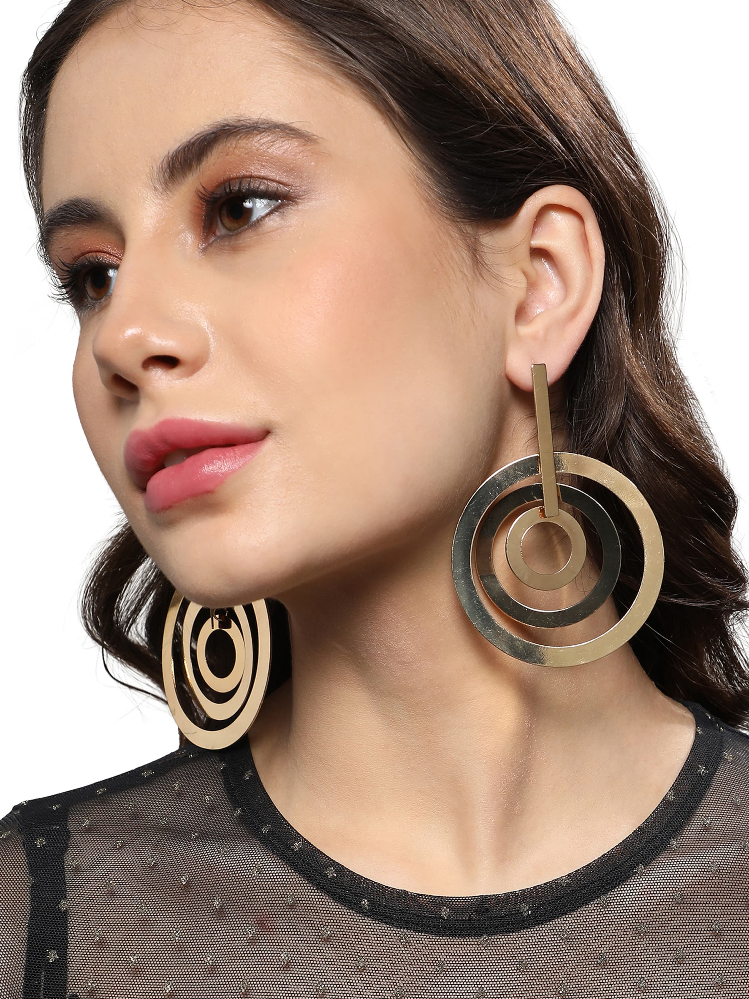 SOHI Náušnice ' Manshi ' – zlatá: přední strana