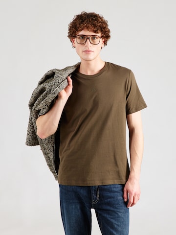 Tricou de la QS pe verde: față
