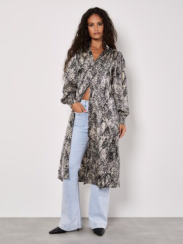 Robe ' ' Apricot en gris : devant